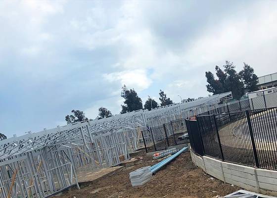 Casa da casa pré-fabricada da placa do cimento da fibra para construir a armação de aço em casa leve