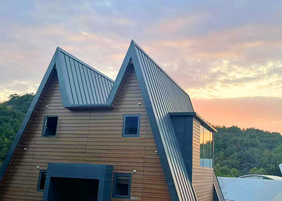 Cabanas pré-fabricadas Lodges com banheiras de hidromassagem Estrutura de aço leve Bela casa de madeira Resort Bunglalow
