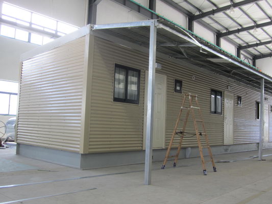 O aço claro decorou inteiramente casas modulares contemporâneas amarelas terminadas da casa pré-fabricada do beliche