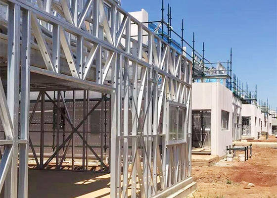 Villa de casa pré-fabricada acessível com estrutura de aço leve e janelas de correr em PVC