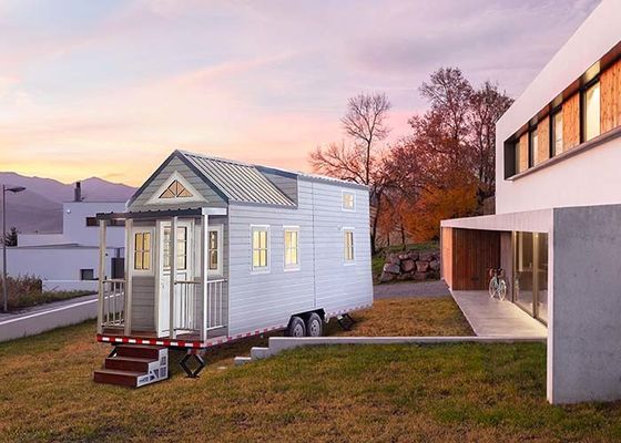 Casa minúscula da casa pré-fabricada moderna da armação de aço nas rodas: Casas manufaturados disponíveis